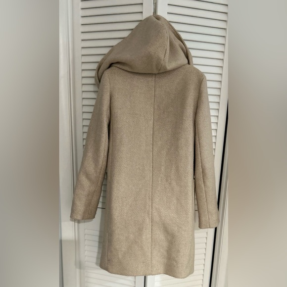 Lauren Ralph Lauren Fawn buckle front wool blend hooded wrap coat. Size 8 - Picture 5 of 16